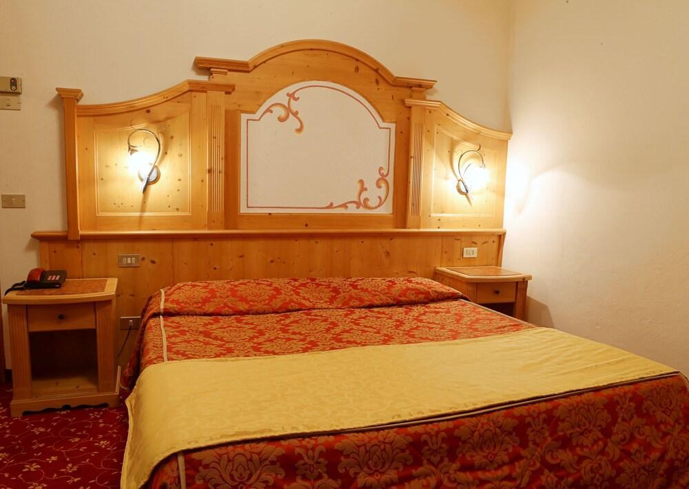 Hotel Belvedere Srl Fai della Paganella Bagian luar foto