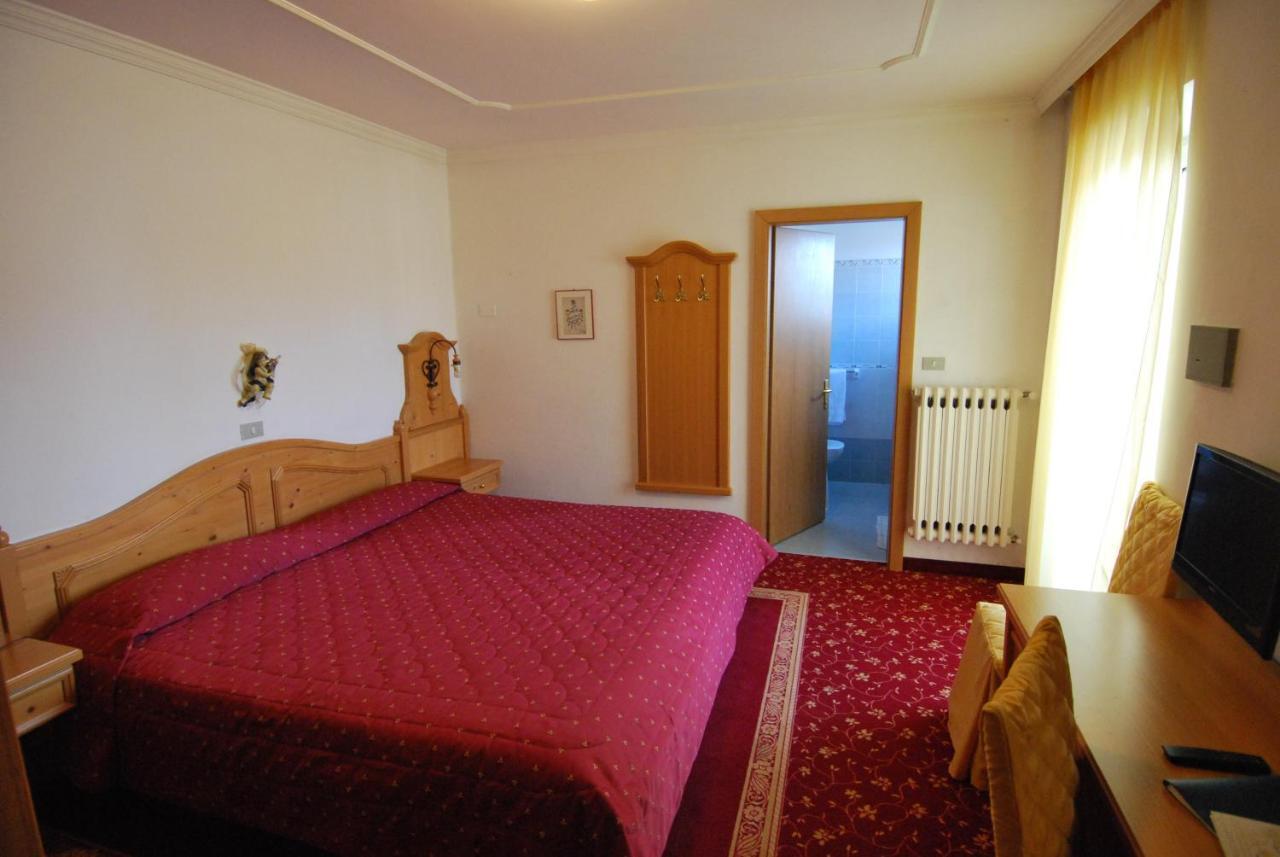Hotel Belvedere Srl Fai della Paganella Ruang foto