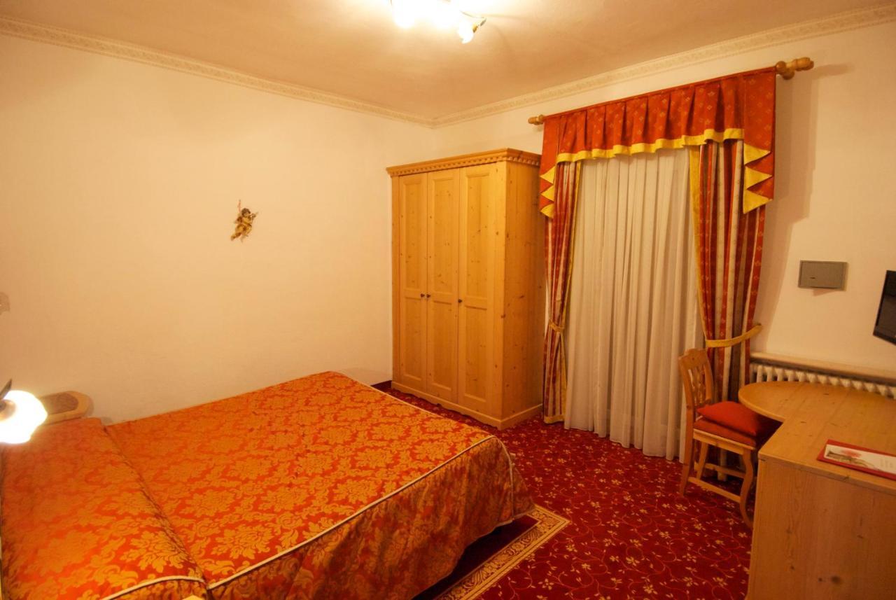 Hotel Belvedere Srl Fai della Paganella Ruang foto